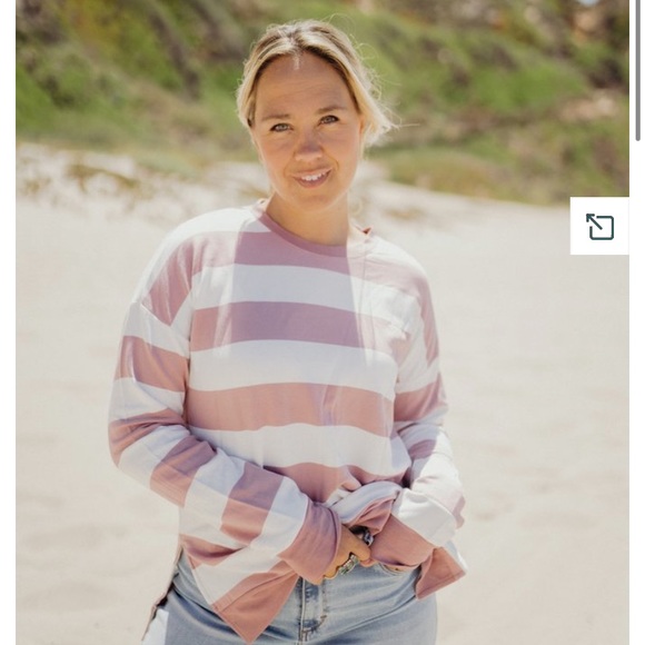 Carly Jean Los Angeles Sweaters - NAVY James Sweater
